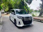 Toyota Noah Si wirh Sunroof 4.5 2017