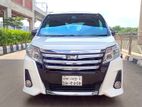 Toyota Noah Si With Sunroof 2014