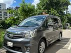 Toyota Noah SI,SUNROOF&MOONROOF 2011