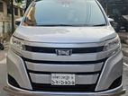 Toyota Noah Smart 2018