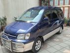 Toyota Noah . 2001