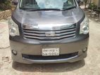 Toyota Noah SS SMART 2011