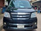 Toyota Noah SUNROOF+OCTANE DRIVE 2004