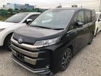 Toyota Noah SZ PKG BLACK / 2022