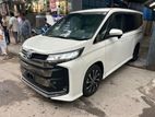 Toyota Noah SZ PKG PEARL / 2022