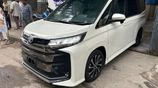 Toyota Noah SZ PKG PEARL / 2022