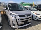Toyota Noah তেলের, 8 seat 2022
