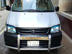 Toyota Noah . 2004