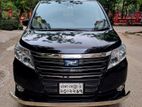 Toyota Noah Very nice 2017