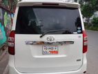 Toyota Noah white 2011