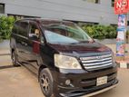 Toyota Noah x 2001