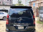 Toyota Noah . 2001
