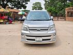 Toyota Noah X 2002