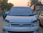 Toyota Noah x 2003