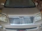 Toyota Noah x 2003
