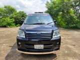 Toyota Noah X 2004