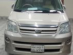 Toyota Noah X . 2004