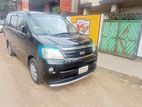 Toyota Noah X 2004