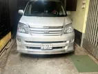 Toyota Noah X 2004 সানরুফ