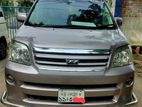 Toyota Noah x 2005