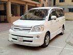 Toyota Noah X 2005