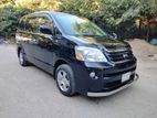 Toyota Noah X 2005