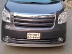 Toyota Noah X 2007