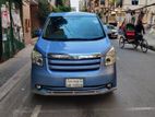 Toyota Noah X 2009