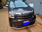 Toyota Noah X 2009