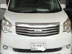 Toyota Noah x 2010