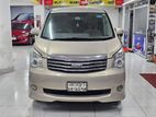 Toyota Noah X 2010