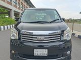 Toyota Noah X 2010