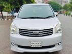 Toyota Noah X 2010