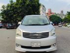 Toyota Noah X 2010