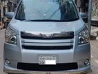 Toyota Noah X 2010