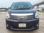 Toyota Noah X 2010