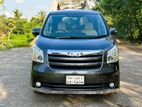 Toyota Noah X 2010