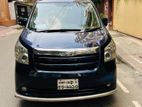 Toyota Noah X. 2010