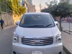 Toyota Noah X 2010