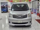 Toyota Noah x 2010