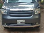 Toyota Noah x 2010 push start