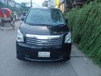 Toyota Noah X 2011