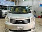 Toyota Noah X 2011