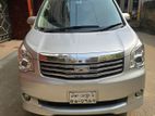 Toyota Noah X 2011