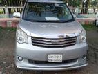 Toyota Noah X 2011