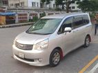 Toyota Noah X 2012