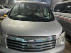 Toyota Noah X 2012