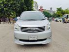 Toyota Noah X 2012