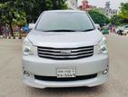 Toyota Noah X 2012