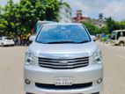 Toyota Noah X 2012